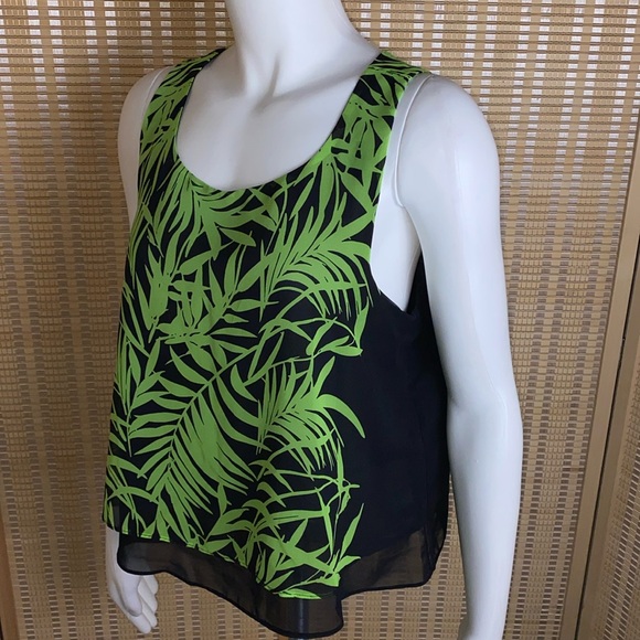 🔷Bisou Bisou Green & Black Botanical Print Top size Medium - Picture 2 of 4